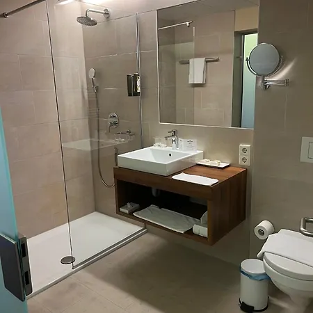 Kroenele Hotell