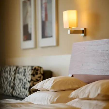 Kroenele Hotell